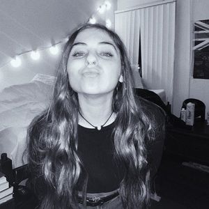 Meet your Posher, Lexi